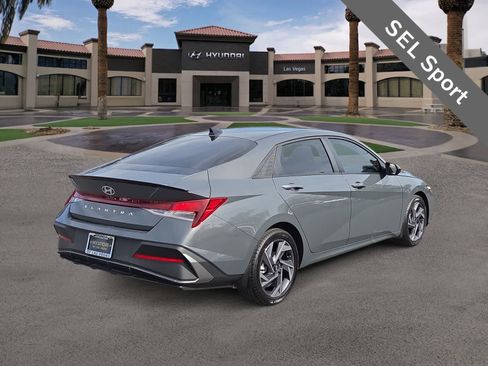 Certified 2025 Hyundai Elantra Sport FWD image 8