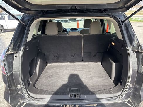 Used 2017 Ford Escape SE image 3