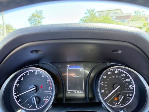 Used 2023 Toyota Camry SE FWD image 12