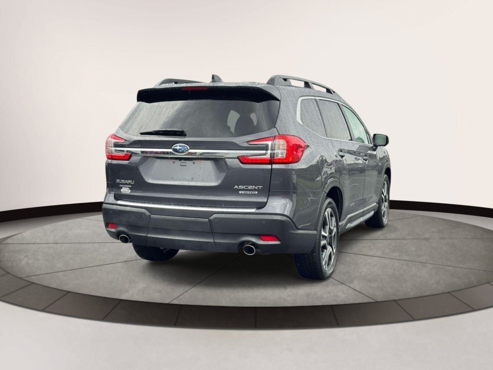 Used 2023 Subaru Ascent Limited w/ Technology Package AWD/4WD image 4