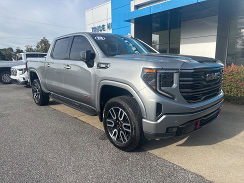 Used 2024 GMC Sierra 1500 AT4 w/ AT4 Preferred Package image 3