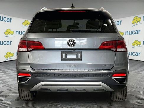 Used 2022 Volkswagen Taos SE w/ Panoramic Sunroof Package AWD/4WD image 5
