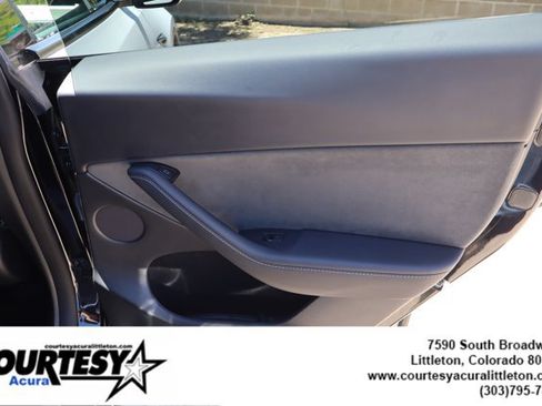 Used 2024 Tesla Model Y Long Range AWD/4WD image 30