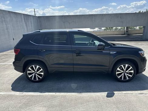 Used 2024 Volkswagen Taos SE FWD image 17