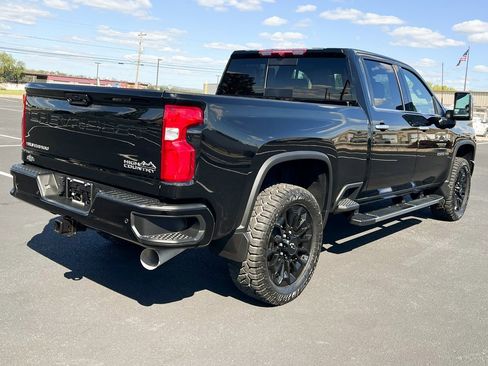 Used 2023 Chevrolet Silverado 2500 High Country image 9