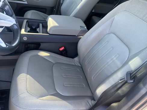 Used 2020 Land Rover Defender 110 SE image 15