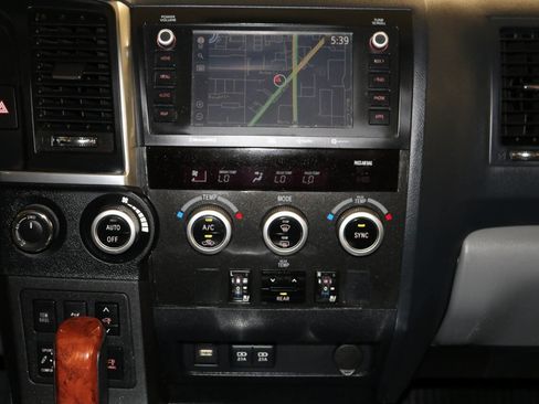 Used 2020 Toyota Sequoia Platinum image 38