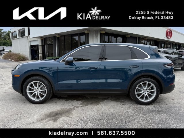 Used 2024 Porsche Cayenne AWD/4WD image 5