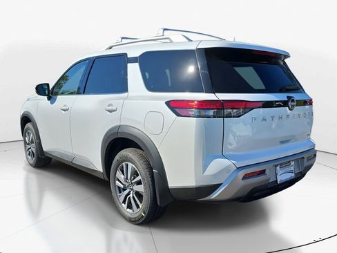 New 2025 Nissan Pathfinder SL image 7