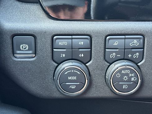 Certified 2025 Chevrolet Silverado 1500 High Country w/ Midnight Edition image 39