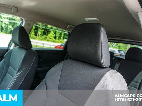 Used 2025 Nissan Rogue S FWD image 18