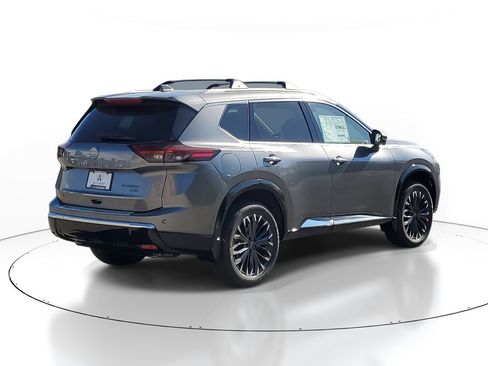 New 2026 Nissan Rogue Platinum image 4
