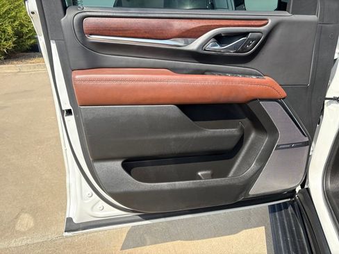 Used 2023 GMC Yukon Denali Ultimate image 13