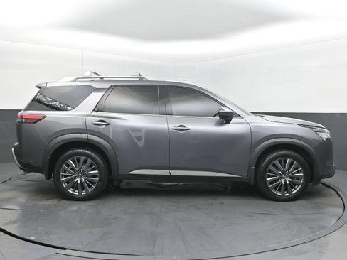 Used 2022 Nissan Pathfinder SL w/ SL Premium Package AWD/4WD image 8