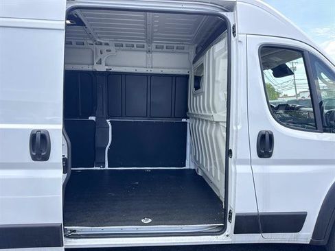Used 2025 RAM ProMaster 2500 w/ Convenience Group FWD image 5