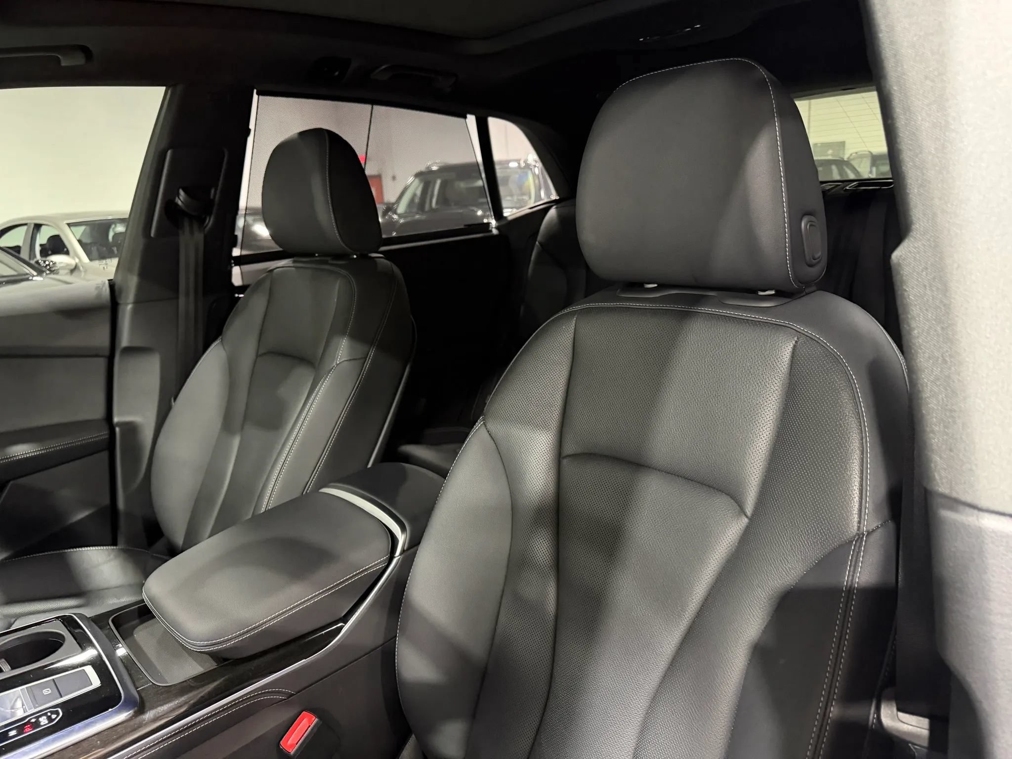 Used 2023 Audi Q8 Premium Plus AWD/4WD image 3