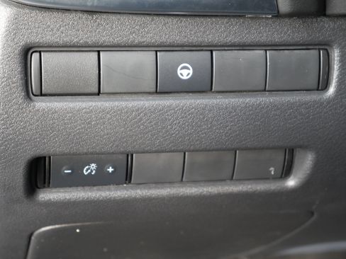 Certified 2022 Nissan Rogue SV image 5