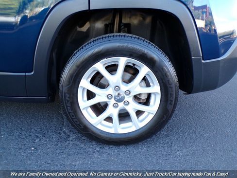 Used 2018 Jeep Cherokee Latitude Plus FWD image 48