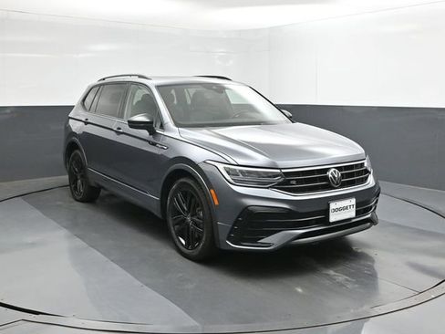 Used 2022 Volkswagen Tiguan SE R-Line FWD image 17