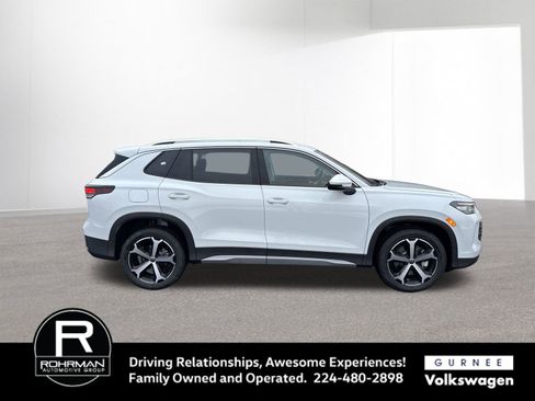 New 2026 Volkswagen Tiguan SE image 10