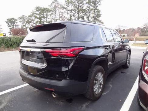 Used 2023 Chevrolet Traverse LT image 5