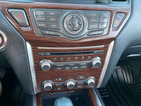 Used 2017 Nissan Pathfinder Platinum w/ Midnight Edition Package FWD image 29