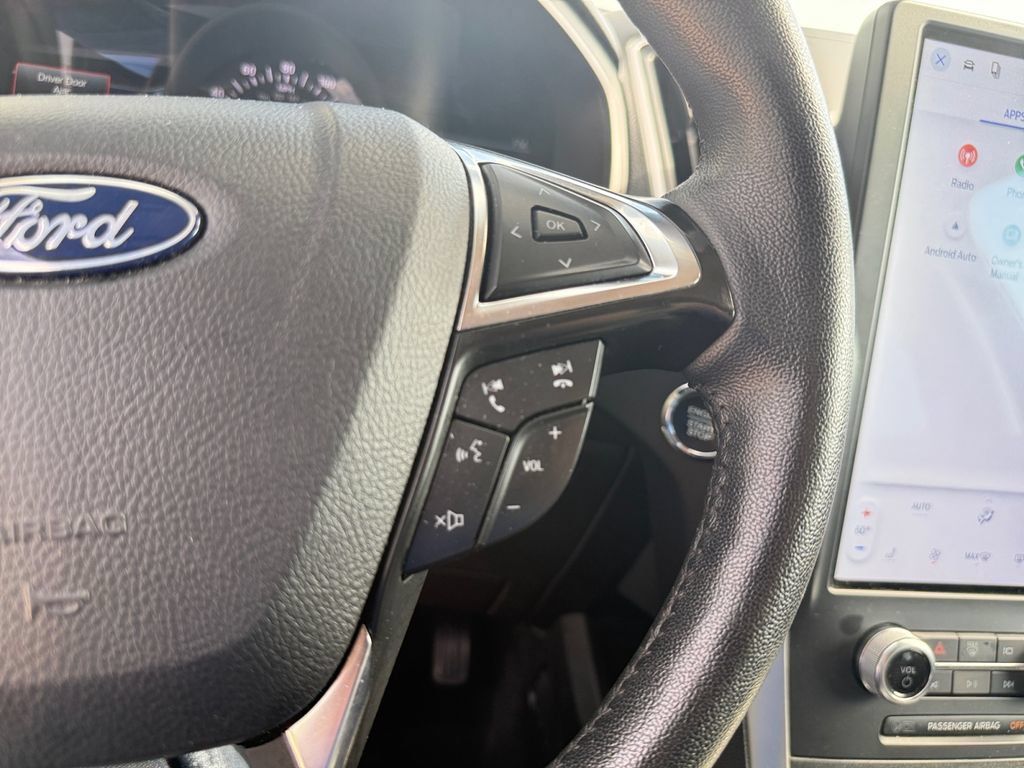 Used 2024 Ford Edge SEL AWD/4WD image 16