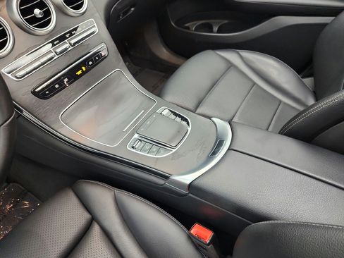 Used 2021 Mercedes-Benz GLC 300 image 11