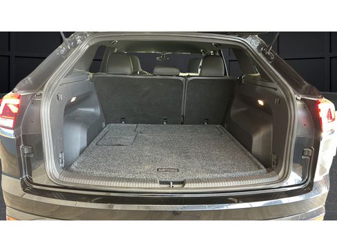 Used 2022 Volkswagen Atlas Cross Sport SE AWD/4WD image 28