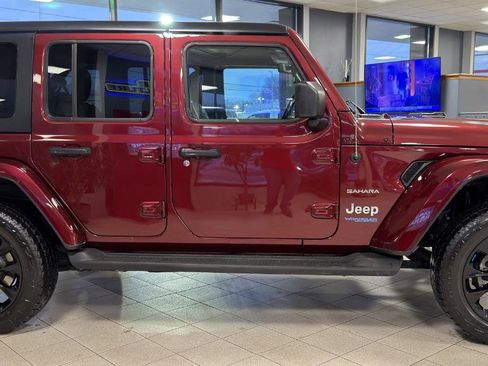 Used 2022 Jeep Wrangler Unlimited Sahara image 22