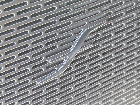 Used 2025 Mercedes-Benz GLB 250 4MATIC image 34