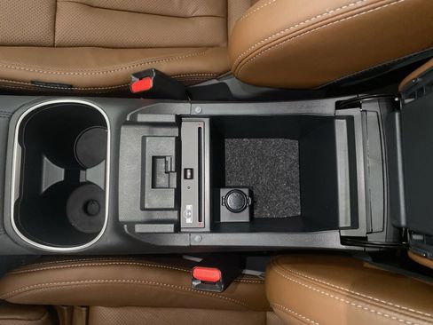 Certified 2025 Subaru Outback Touring XT image 19