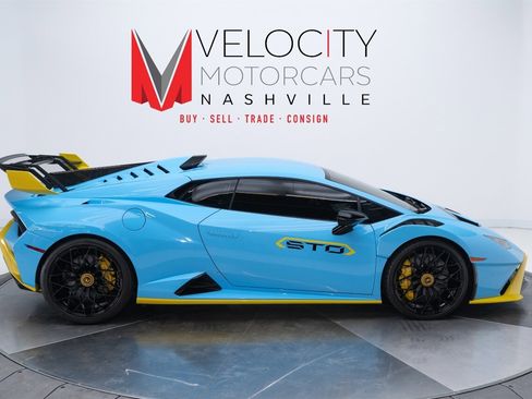 Used 2023 Lamborghini Huracan STO image 13