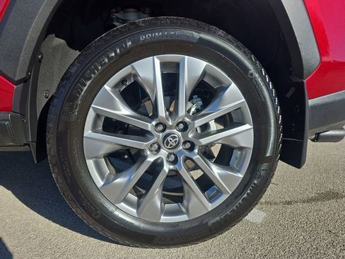 Used 2025 Toyota RAV4 XLE Premium image 34
