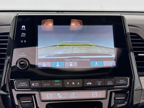 Used 2024 Honda Odyssey Elite image 17