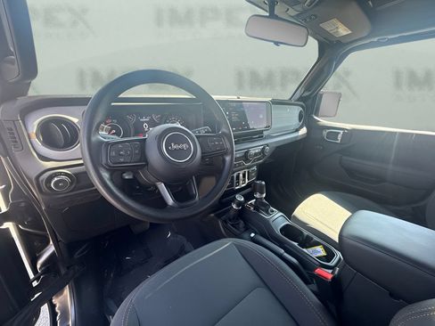 Used 2025 Jeep Wrangler Sport AWD/4WD image 7