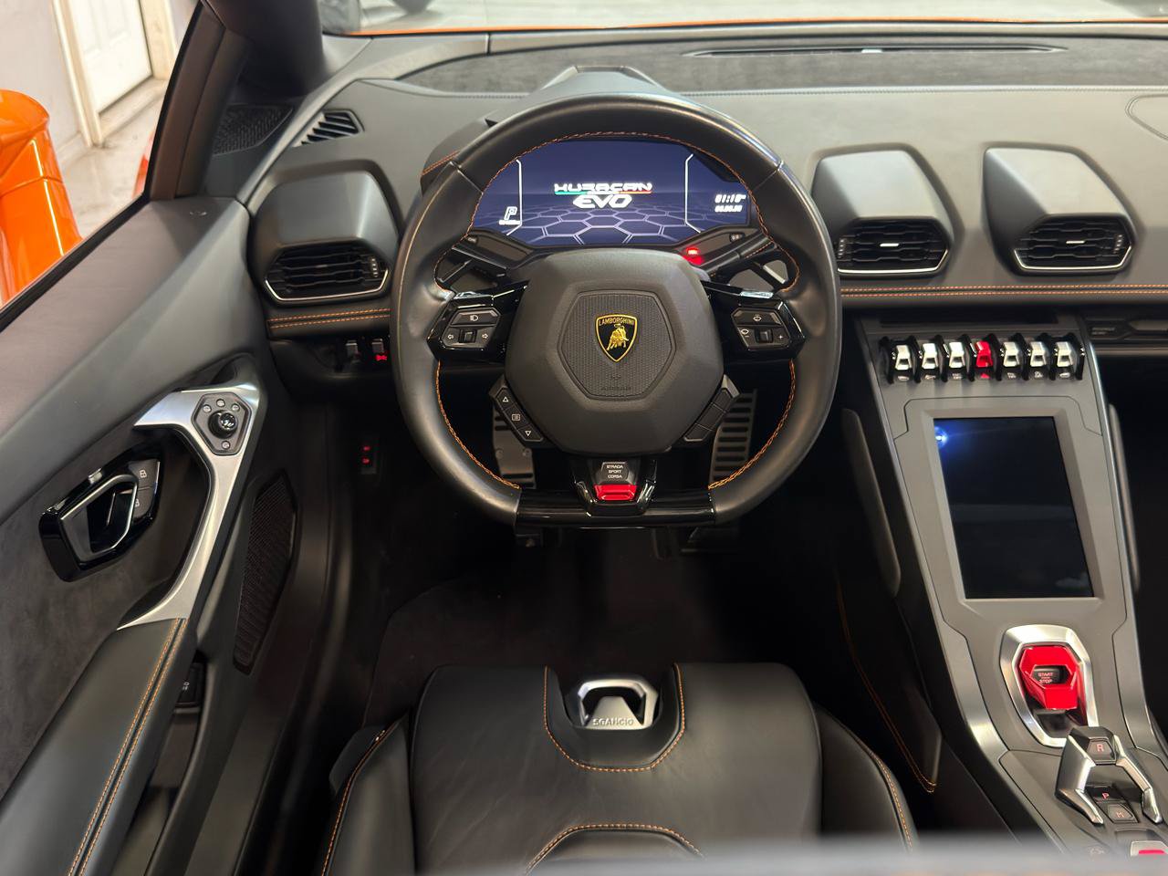 Used 2021 Lamborghini Huracan EVO RWD image 15