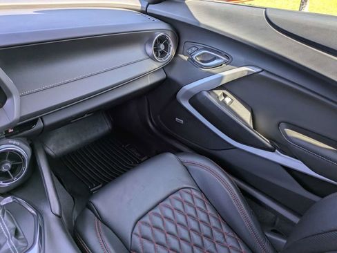 Used 2022 Chevrolet Camaro LT w/ Technology Package RWD image 17