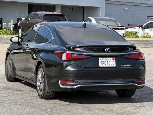 Used 2021 Lexus ES 300h w/ Accessory Package FWD image 2
