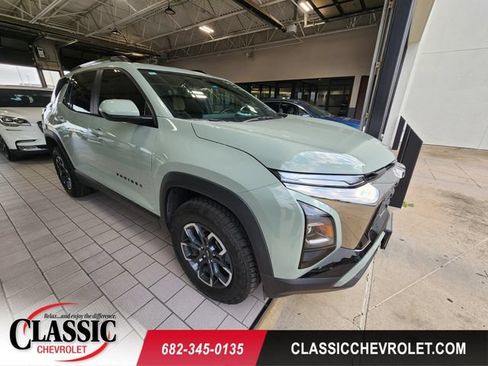 Used 2026 Chevrolet Equinox ACTIV w/ Convenience Package III AWD/4WD image 1