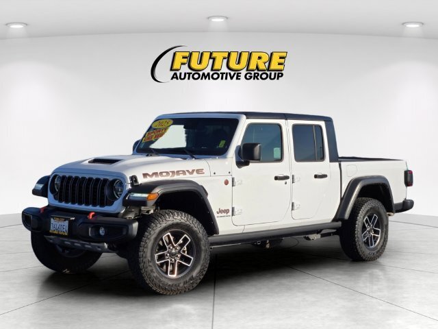 Used 2025 Jeep Gladiator Mojave w/ Convenience Group AWD/4WD image 10