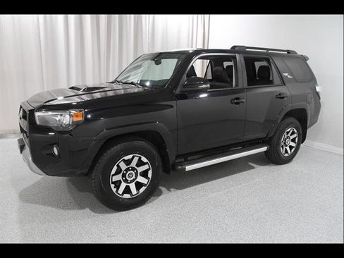 Used 2019 Toyota 4Runner TRD Off-Road Premium AWD/4WD image 3