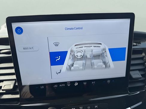 Used 2024 Ford Transit 350 XLT image 18