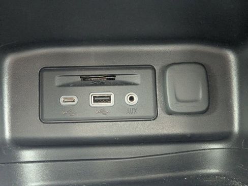 Certified 2023 Chevrolet Equinox LT FWD image 29