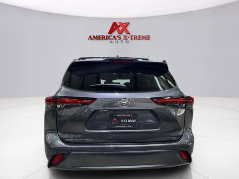 Used 2023 Toyota Highlander Limited FWD image 7