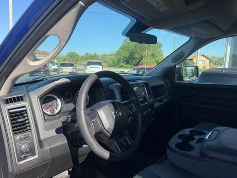Used 2017 RAM 1500 Express AWD/4WD image 11