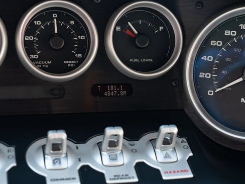 Used 2005 Ford GT RWD image 29