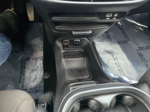 Used 2020 Chrysler Pacifica Touring w/ Advanced Safetytec Group FWD image 17