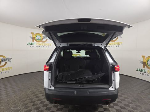Certified 2023 Chevrolet Traverse RS image 34