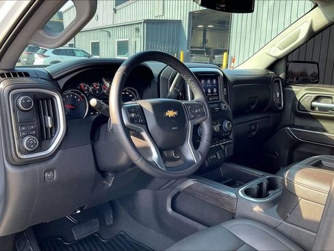 Used 2022 Chevrolet Silverado 1500 LTZ image 16